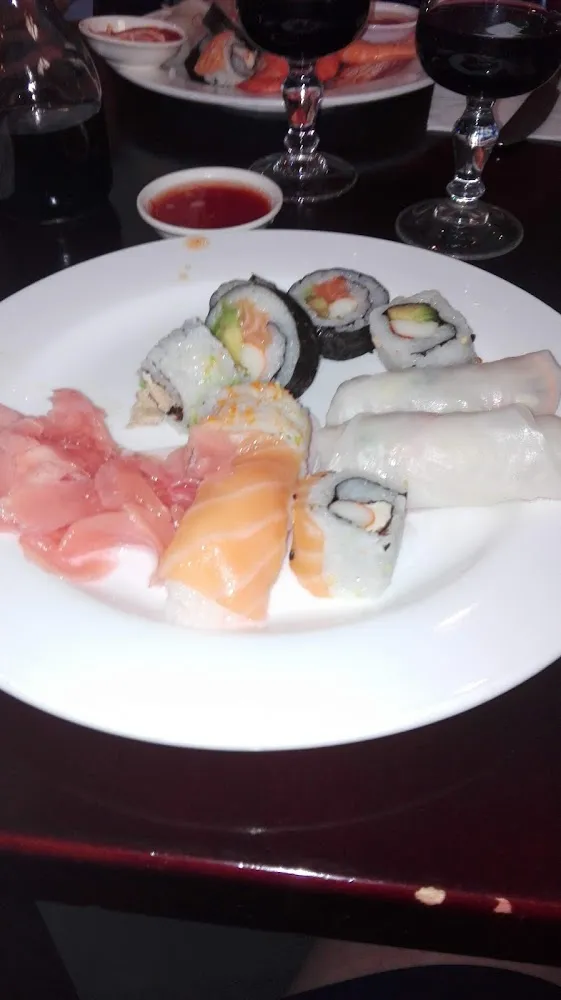 Sushis Et Nems Au Poulet